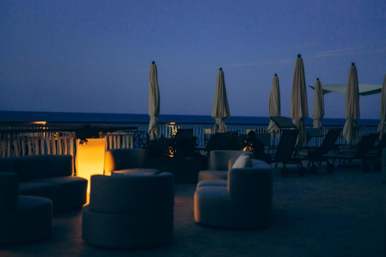Hotel Arc En Ciel Диано Марина Екстериор снимка