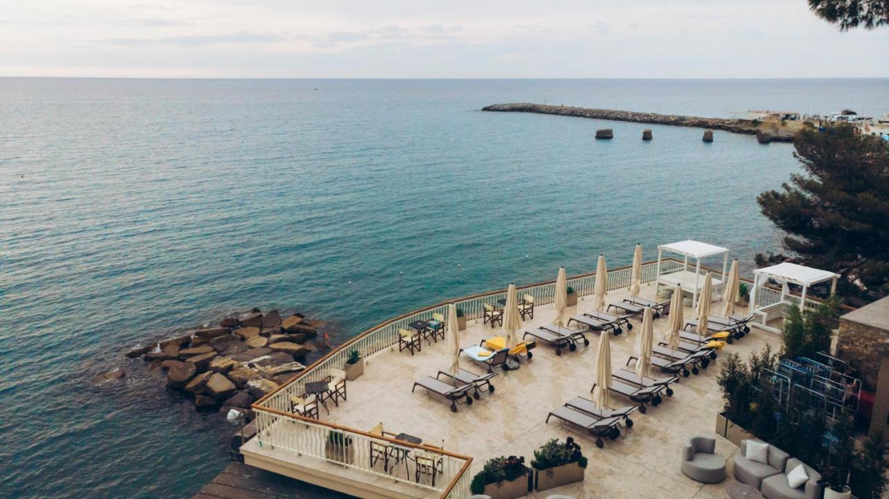 Hotel Arc En Ciel Диано Марина Екстериор снимка