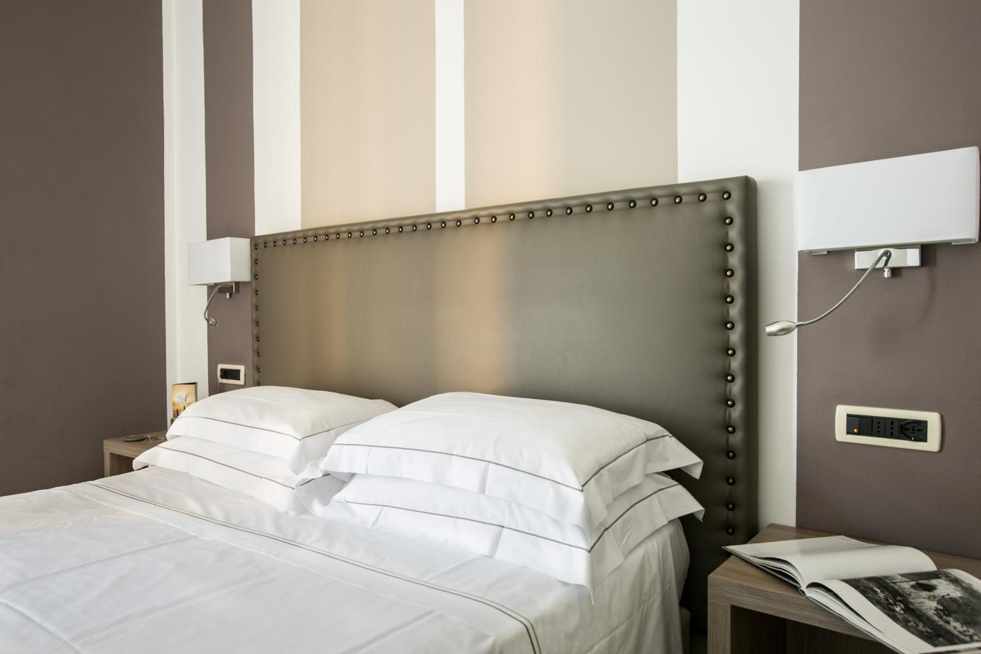 Hotel Arc En Ciel Диано Марина Екстериор снимка