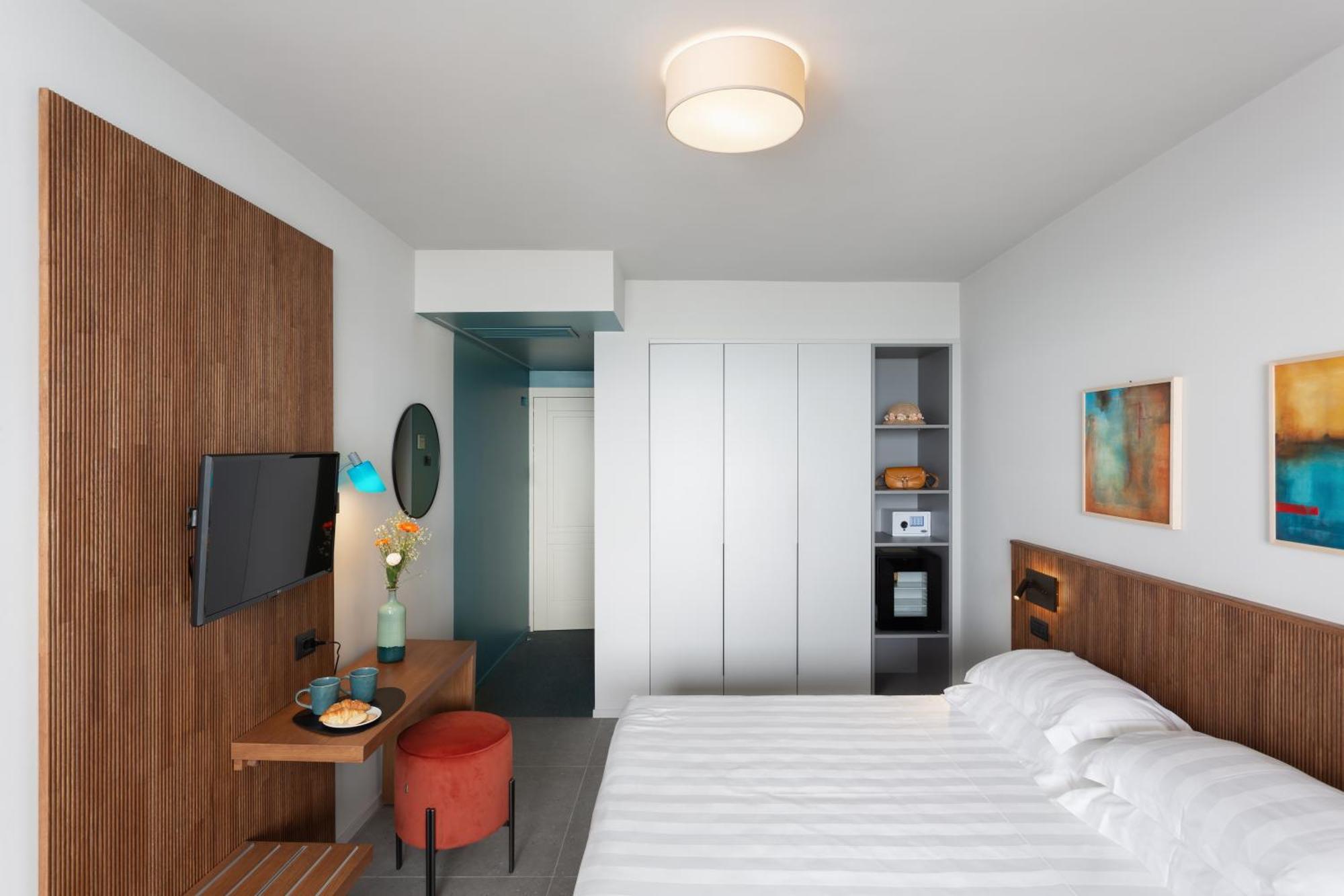 Hotel Arc En Ciel Диано Марина Екстериор снимка